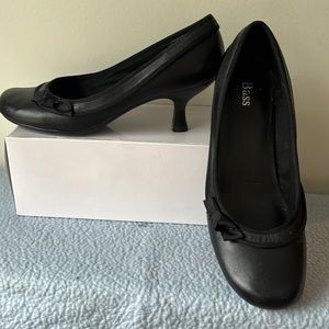 Women’s black Bass pumps. Size 7.5